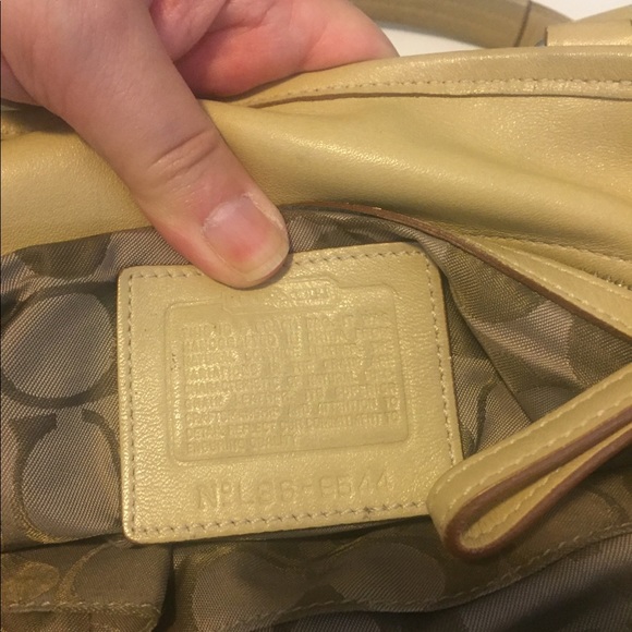 Small Coach bucket bag - Picture 6 of 6